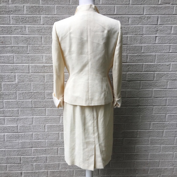 Ivory Le Suit Jacket And Skirt Set Size 6P - Picture 5 of 6